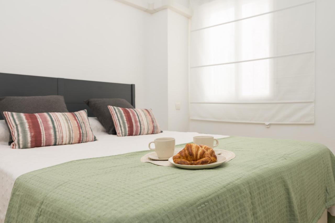 Precioso Apartamento Con Habitacion Separada En Centro Historico De Málaga Eksteriør billede