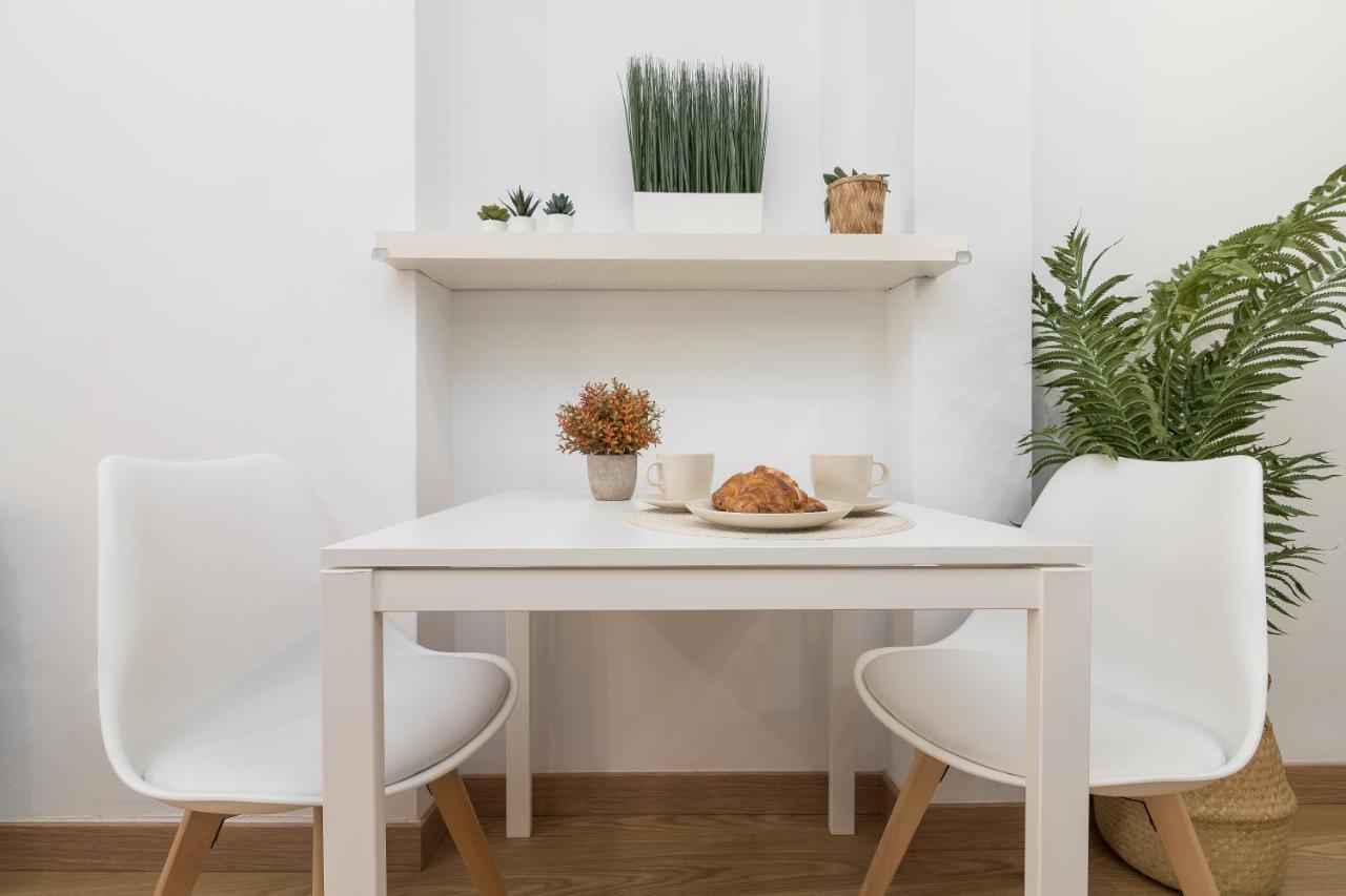 Precioso Apartamento Con Habitacion Separada En Centro Historico De Málaga Eksteriør billede